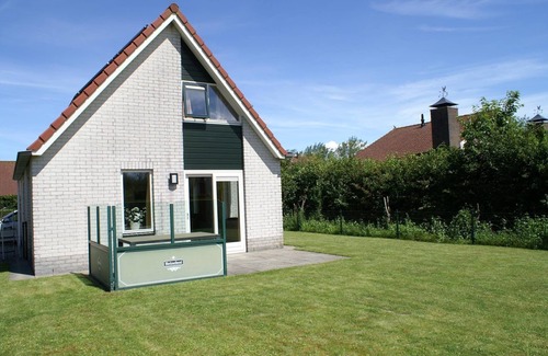 Breskens House | For a detached house with privacy if you choose type Stern located at the Schoneveld holiday park. The House has a nice garden and a driveway for your car.