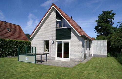 Breskens House | For a detached house with privacy if you choose type Stern located at the Schoneveld holiday park. The House has a nice garden and a driveway for your car.