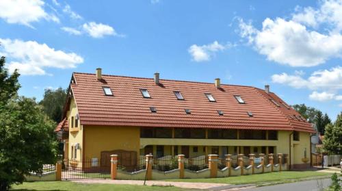 Gyula Apartment | For me Apartman
