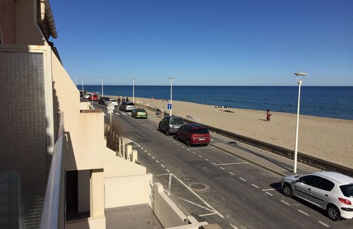 Leucate Apartment | For Rent T2 - Leucate plage - 1er G - FRONT DE MER-