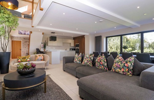 Pontyclun Cottage | FOREST LODGE, family friendly, luxury holiday cottage in Pontyclun