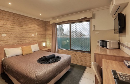 Dubbo Hotel | Forest Lodge Motor Inn & Restaurant