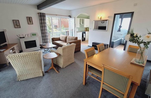 Hartland Cabin | Forest Retreat, Sleeps 4, 2 Bed,Parking