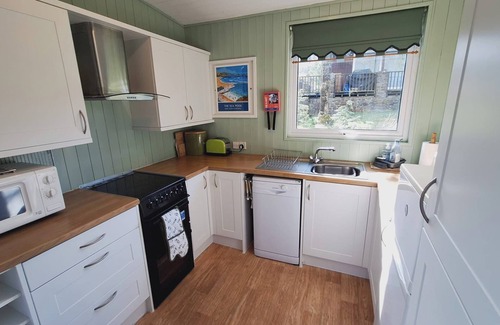 Hartland Cabin | Forest Retreat, Sleeps 4, 2 Bed,Parking