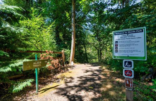 Ashcreek Apartment | Forest Studio Retreat - Near Multnomah Village