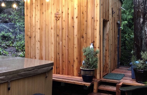 Ucluelet House | Forest Sweet Retreat; Hot Tub & Sauna, Dog Friendly, 12.5 Kw/hr EV Charger