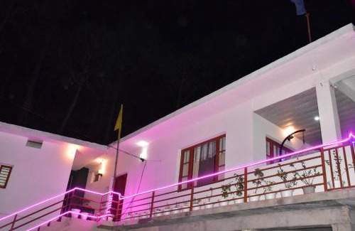 Kumarhatti Apartment | ForestVibe Kasauli l 1Km From Mall Road l Indoor Sitting Area and Restaurant l Kasauli By Splendid Hotels