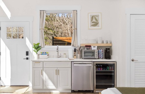Asheville Cabin | Forestwood Cabin | Cozy Couples Cabin w/Hot Tub