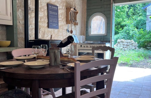 Chinon Cottage | Former barn in Chinon,near to town,forest walks, cycle paths and bikes available