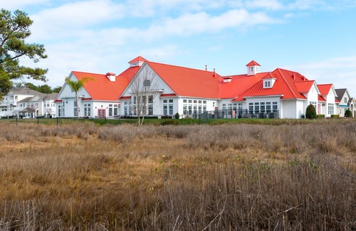 Ocean View House | Former Model Home w/Pool. Well Behaved Pets Welcome! EV Charger in garage.
