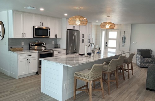 Iona House | Fort Myers Renovated Luxury Waterfront 3 bed 3 bath with heated pool