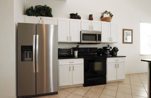 Iona House | Fort Myers Weekly Vacation Home Rental with Pool – Halcyon Days