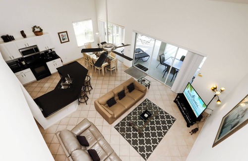 Iona House | Fort Myers Weekly Vacation Home Rental with Pool – Halcyon Days