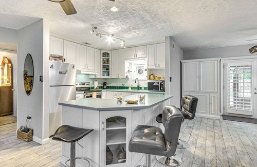Fort Walton Beach House | Fort Walton Beach Home w/Pool: 5 Mi to Beach!