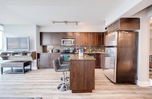 Fort York Apartment | Fort York Suites