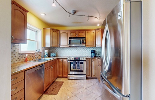 Corpus Christi Condo | Fortuna Bay Canalside Condo | Water-View Balcony & Dock | Minutes to Beach