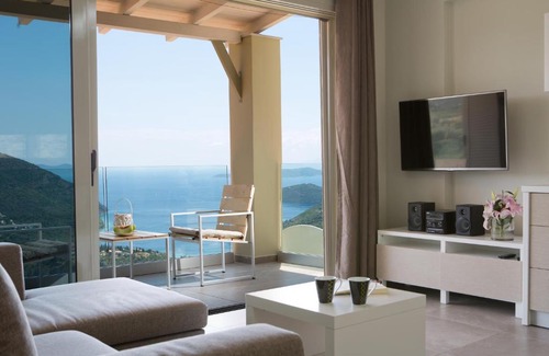 Fternon Villa | FORUM VILLAS Deluxe 3 bedroom villa sea views