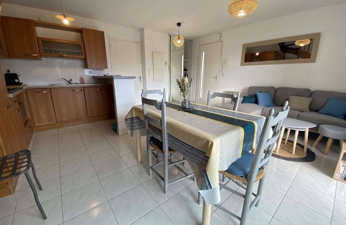 Fouesnant Apartment | Fouesnant Beg Meil, duplex in the heart of the village, 450 m from the beach