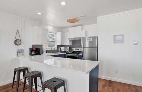 Alabama Gulf Coast House | Fountain of Youth - Charming Pet-Friendly Beachfront Cottage