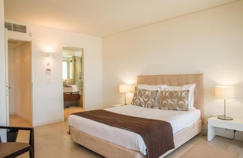 Carvalhal Hotel | FOUR 2BR Apartments @ Beach Retreat w/Spa, Heated Pools, Close to Sado Emotion
