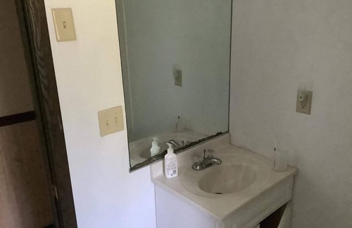Oshkosh House | Four bedroom home great for EAA, Lifest, ‘25 NFL Draft and other Oshkosh events!