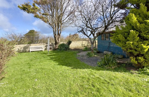 Padstow House | Four bedrooms with garden and driveway parking. Pets welcome.