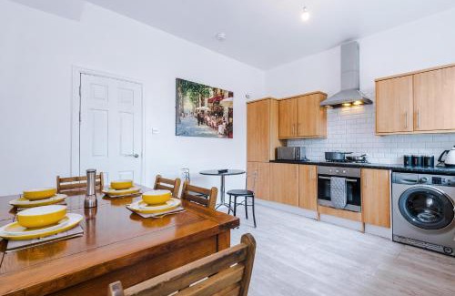 Chorley House | Four BR House By Eason Stays Short Lets & Serviced Accommodation Chorley With Free Parking