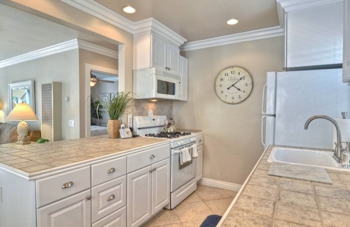San Clemente House | Four condos in the same building, just one block from beach & pier