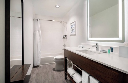 South San Francisco Hotel | Four Points by Sheraton Hotel & Suites San Francisco Airport