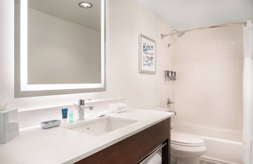 South San Francisco Hotel | Four Points by Sheraton Hotel & Suites San Francisco Airport