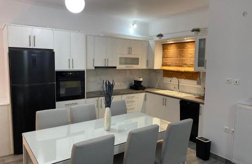 Katochi Apartment | FOUR SEASOΝ Konstantinas