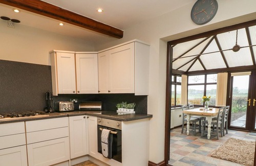 Low Catton Cottage | FOURTH MILESTONE GRANARY, romantic, with a garden in York
