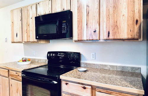 Island Park House | 🦊 Fox Den ~ New to VRBO ~ Wifi ~ Close to Yellowstone ~ Cabin in the pines of Island Park.