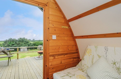 Liskeard Cottage | FOX DEN @ PENBUGLE ORGANIC FARM, pet friendly, with a garden in Duloe