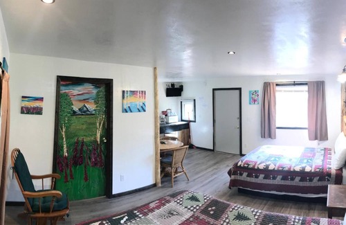Tok House | Fox 'n Fireweed Cabins