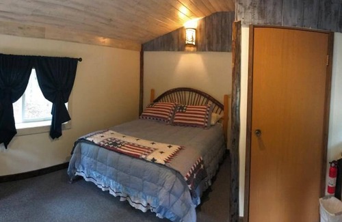 Tok House | Fox 'n Fireweed Cabins