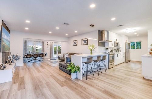 Croissant Park House | Fox Private Resort- Near Downtown & Beach