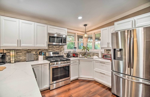 Fox River Grove House | Fox River Grove Home: Pets Welcome!