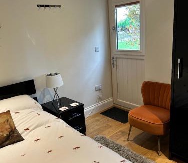 Kirkby on Bain Bed & Breakfast | Foxes Den at Foxesway