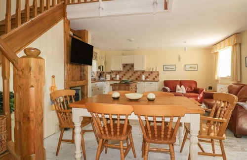Gorran Cottage | FOXES DEN, pet friendly, with a garden in Gorran Haven