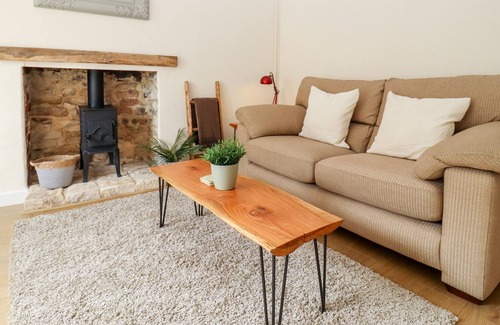 Tetbury Cottage | FOXWOOD COTTAGE, pet friendly, character holiday cottage in Tetbury