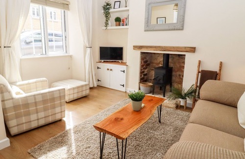 Tetbury Cottage | FOXWOOD COTTAGE, pet friendly, character holiday cottage in Tetbury