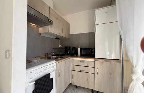 Frejus Plage Apartment | Fréjus Plage, studio 30m2, 4 people, air-conditioned, high-speed wifi, private parking, balcony