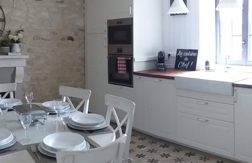 La Chapelle-Blanche-Saint-Martin Villa | Beautiful villa in central France
