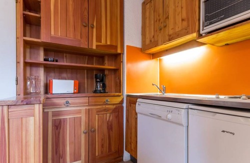 Montchavin Apartment | Bright apartment near slopes with balcony