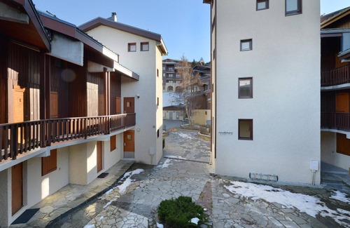 Montchavin Apartment | Bright apartment near slopes with balcony