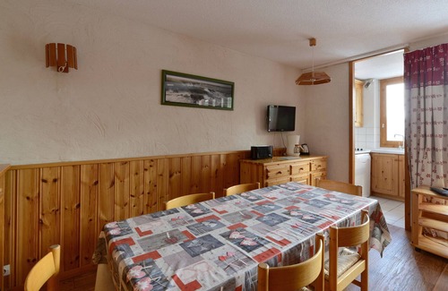 Montchavin Apartment | Spacious Duplex Apartment · Close to Slopes · Sleeps 8 · Mont Blanc View