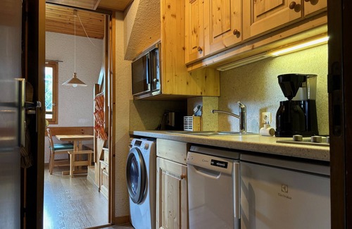 Bellentre Apartment | 3-room duplex with loft, 6 people, ski-in/out, close to amenities