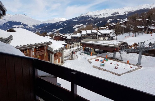 Bellentre Apartment | 3-room duplex with loft, 6 people, ski-in/out, close to amenities