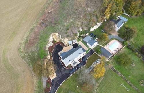Faverolles House | Spacious 3 Gites with Heated Pool, Private Jacuzzi, Near Loire Castles & Beauval Zoo